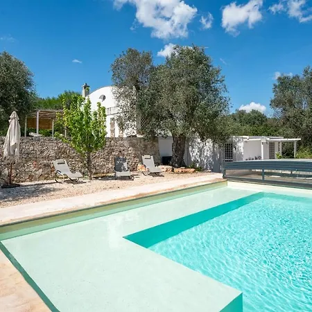 Trullo With Pool And Garden Between Ostuni And Ceglie *