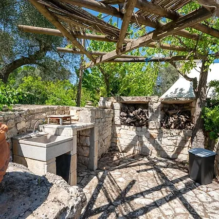 Trullo With Pool And Garden Between Ostuni And Ceglie *