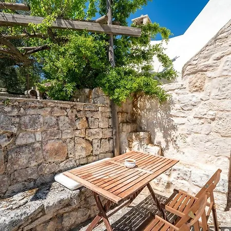 Trullo With Pool And Garden Between Ostuni And Ceglie Villa *