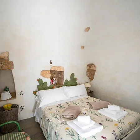 Trullo With Pool And Garden Between Ostuni And Ceglie